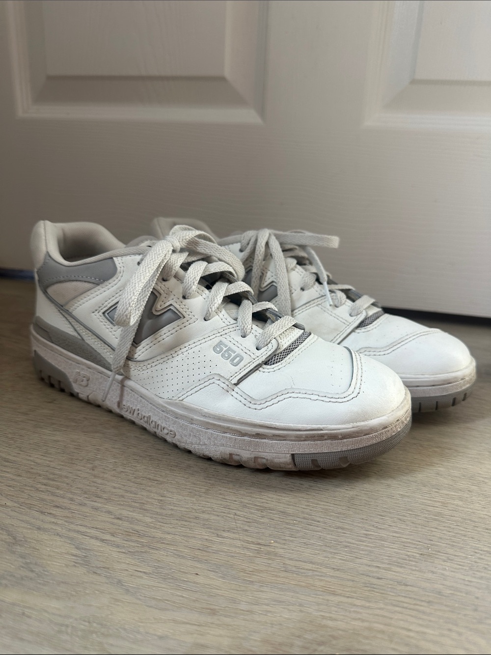 New Balance Women’s White/Grey 550 Sneakers